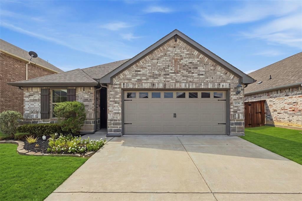 5556 Cypress Willow Bend