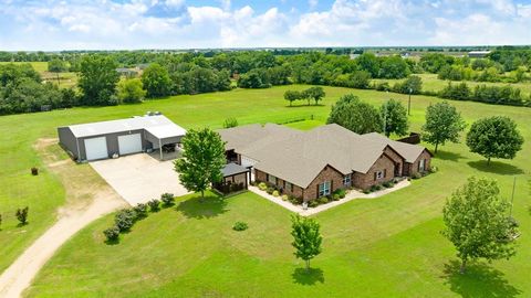 Photo of 4141 Farm Road 2820, Sumner, TX 75486 (MLS # 21286109)