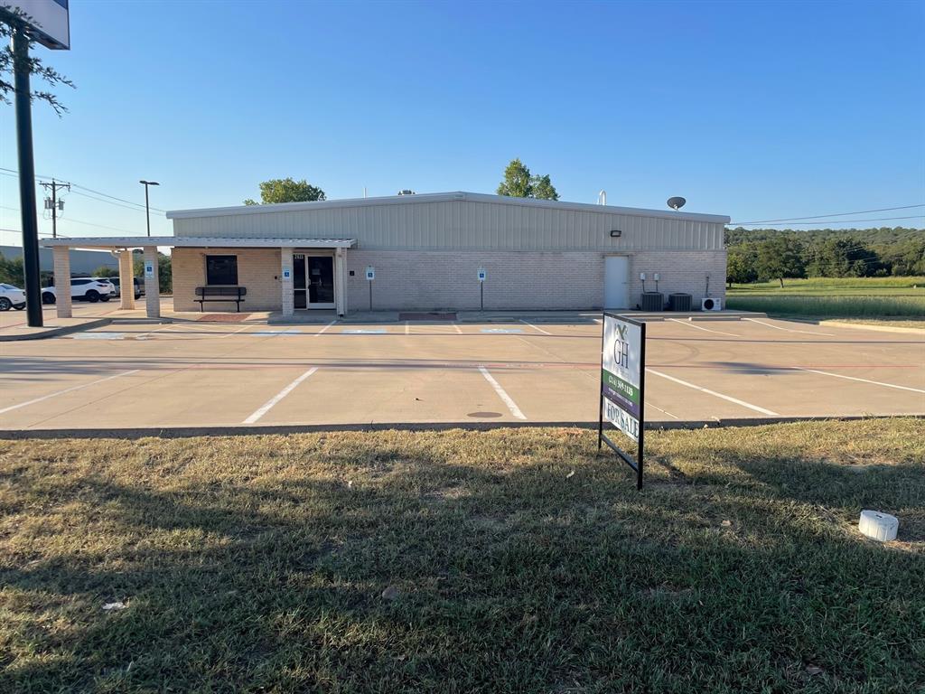 2611 Highway 180 W
