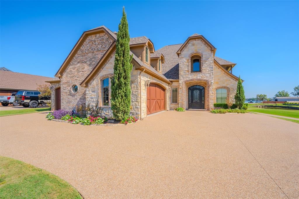 1903 Harbor Lakes Drive