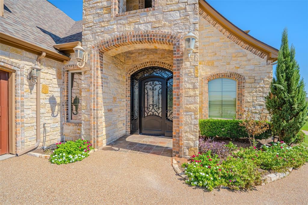 1903 Harbor Lakes Drive