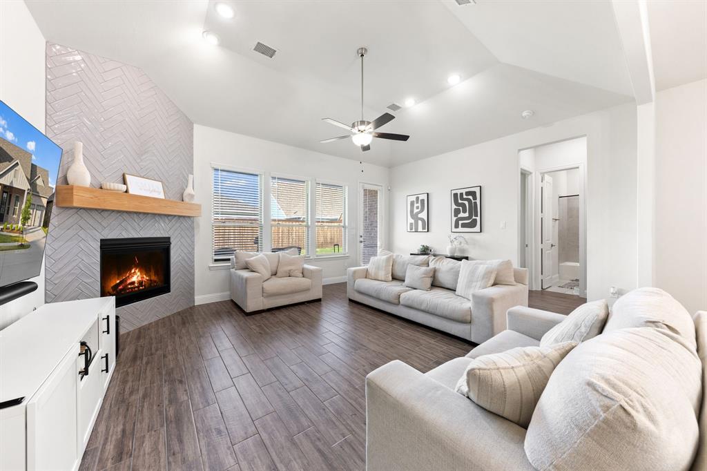 8808 Royal Star Road