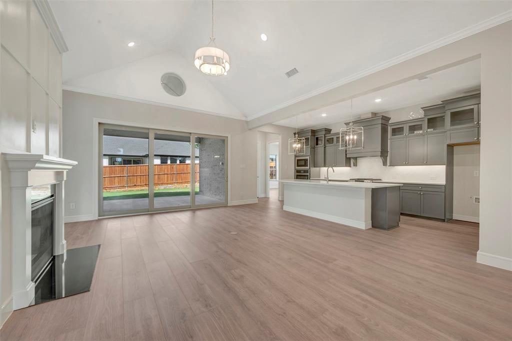 5632 Taylor Trail