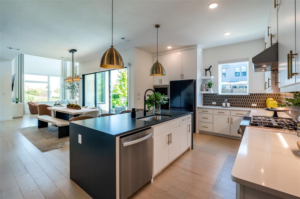 Danielle At Craig Ranch, The - Residential