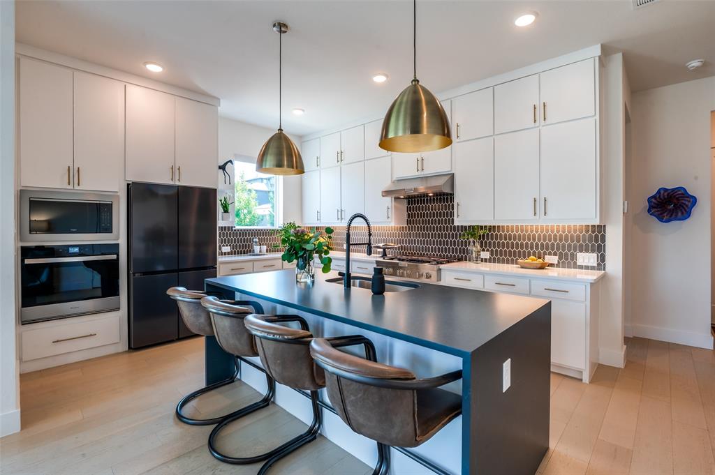 Danielle At Craig Ranch, The - Residential