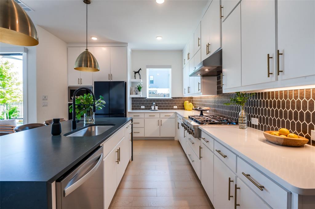 Danielle At Craig Ranch, The - Residential