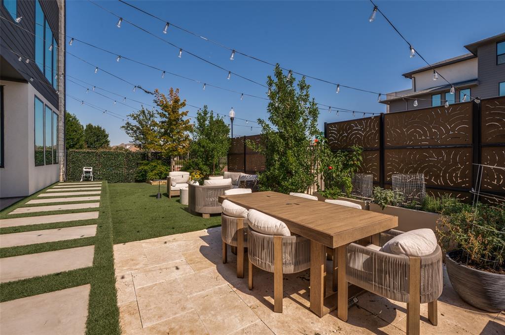 Danielle At Craig Ranch, The - Residential