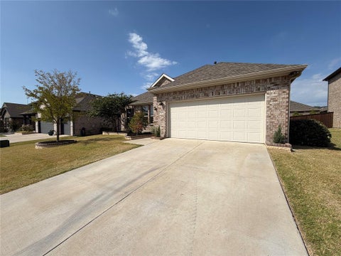 Tiny photo for 5417 Highview Court, Haltom City, TX 76137 (MLS # 21400434)