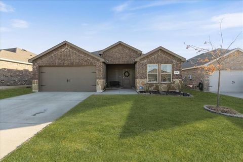 816 Glover Drive Aubrey TX 76227