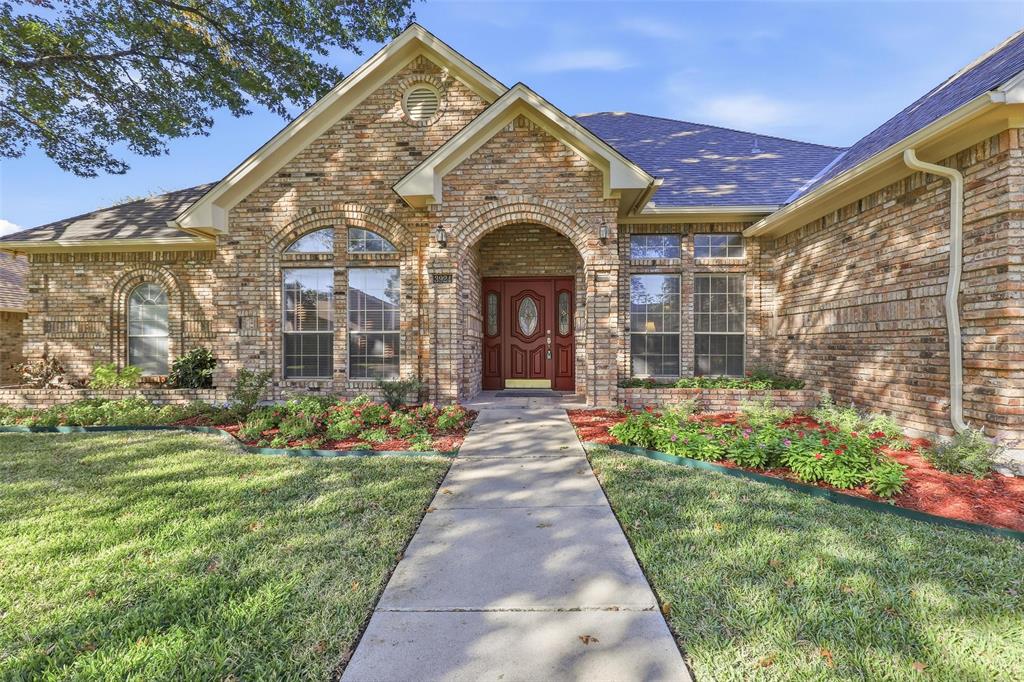 3924 Snow Creek Drive