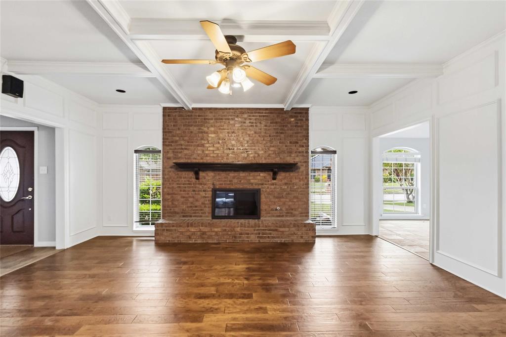 200 Sunny Crest Drive