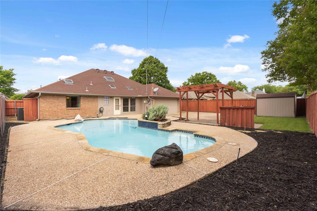 200 Sunny Crest Drive