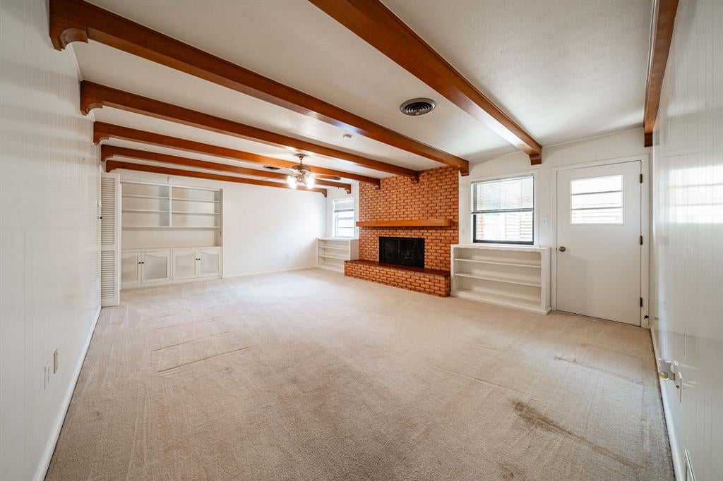 110 E MCARTHUR