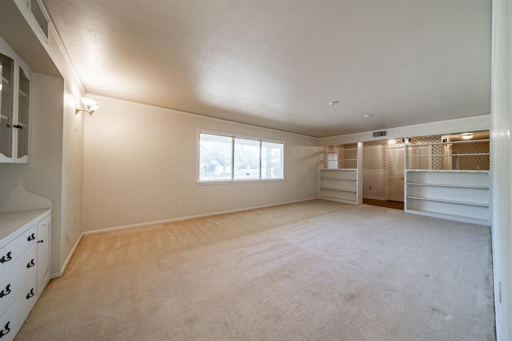 110 E MCARTHUR