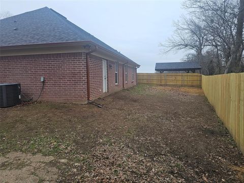 A home in Corsicana