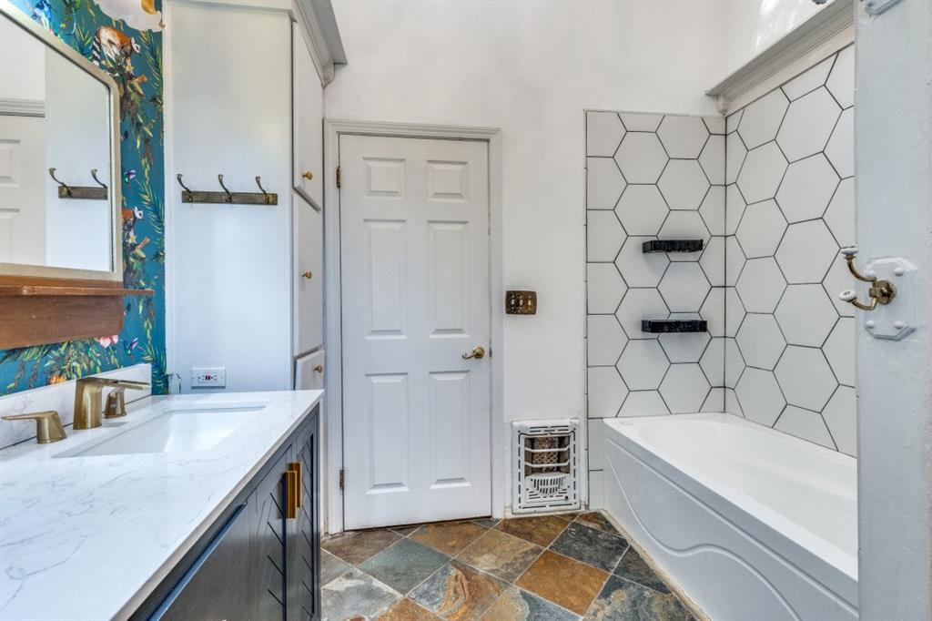 Chamberlain Arlington Heights 1st - Residential Lease