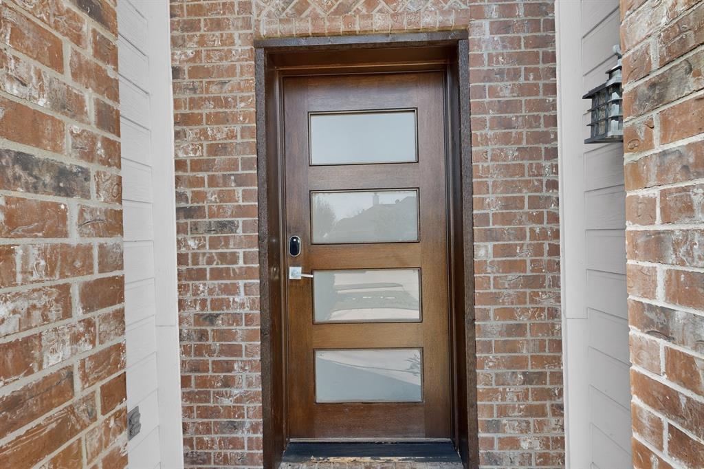 4541 Indian Rock Drive