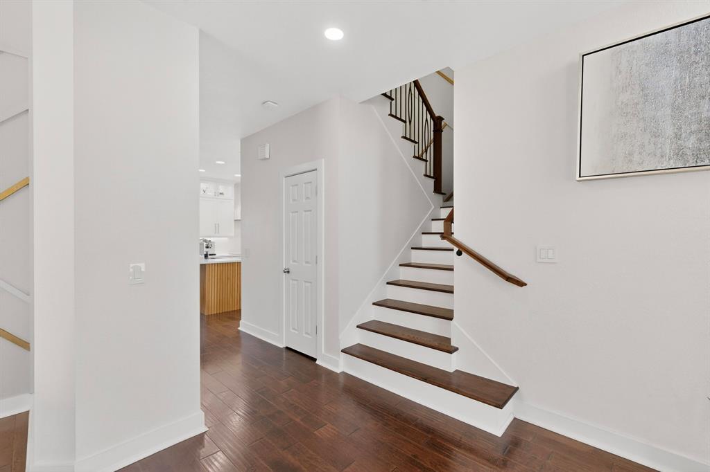 4541 Indian Rock Drive