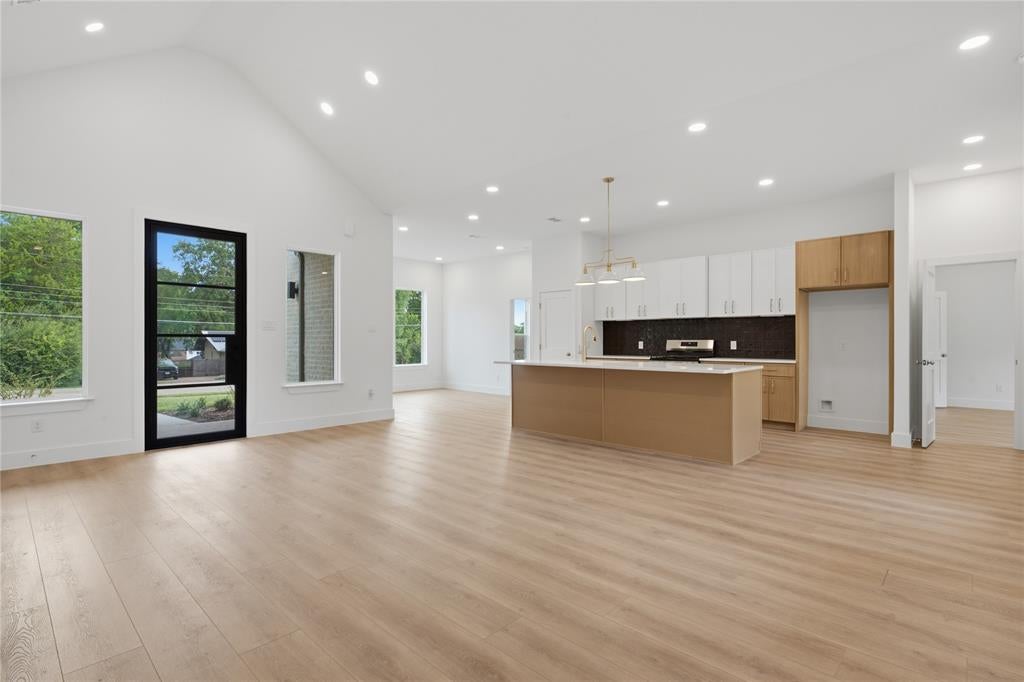 2634 Bainbridge Drive