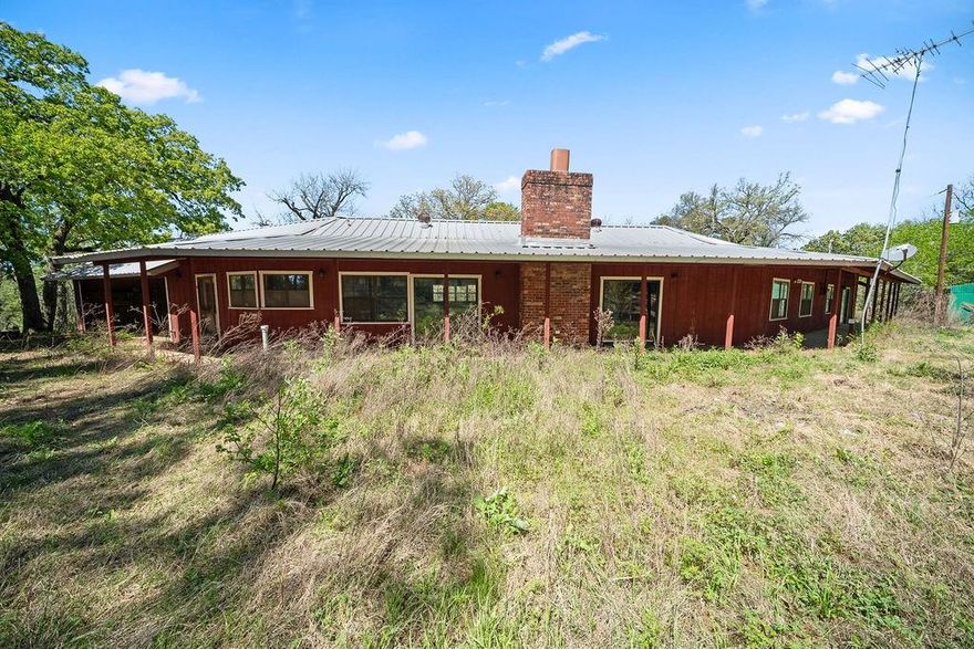 Located in Palestine, Texas, this 4 bedroom, 3 bathroom home sits on 14 acres, offering space, privacy, and endless possibilities. With 2,472 square feet, the layout provides a functional design suited for everyday living and hosting. Inside, you’ll find an open concept floor plan with spacious living areas that flow easily from room to room. The kitchen offers ample counter space and storage, making it a central gathering spot for meals and entertaining. The primary suite features a private bathroom and a generously sized layout, while the additional bedrooms and bathrooms are positioned to comfortably accommodate family or guests. Outside, the 14 acre property gives you room to expand, explore, and make it your own. A large pond adds to the appeal, perfect for enjoying the outdoors, attracting wildlife, or simply taking in the East Texas landscape. Whether you’re looking to have animals, build additional structures, or create your own private retreat, this property offers flexibility to fit your vision. If you’ve been searching for acreage in East Texas with a solid layout, water feature, and room to grow, this is an opportunity worth seeing!