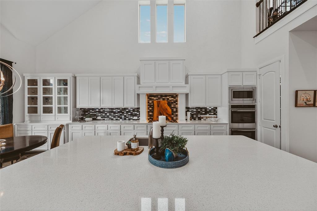 3827 Vanderbilt Lane