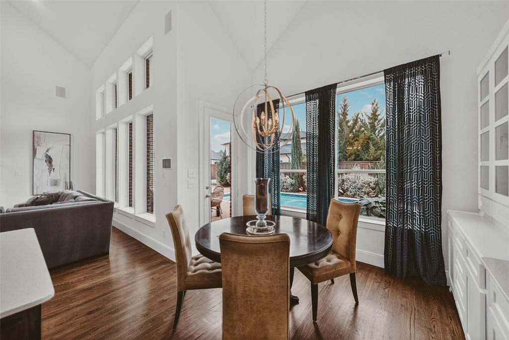 3827 Vanderbilt Lane