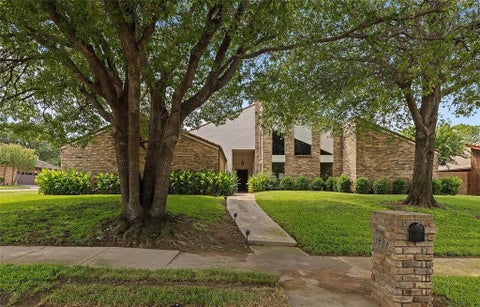 Photo of 3827 Ashbury Lane, Bedford, TX 76021 (MLS # 21374593)