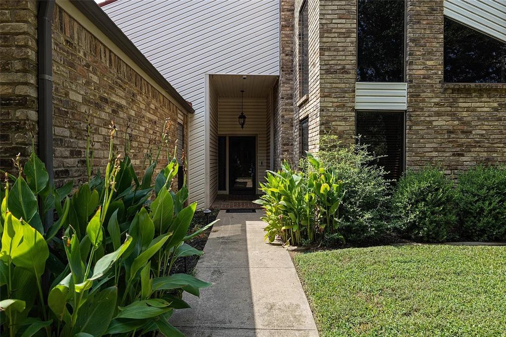 3827 Ashbury Lane