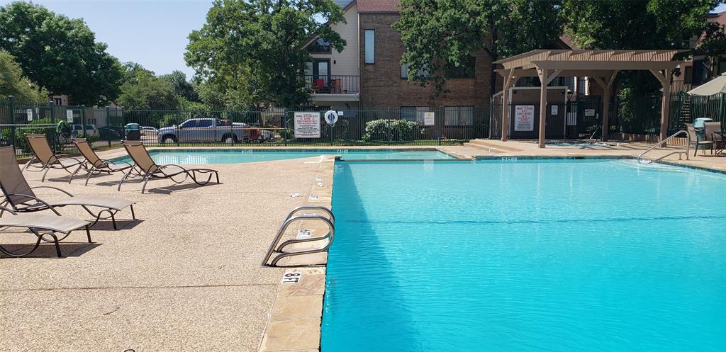 Arlington Oaks Condo - Residential