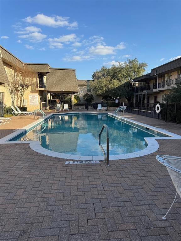 Fountain Royale Orleans W - Residential