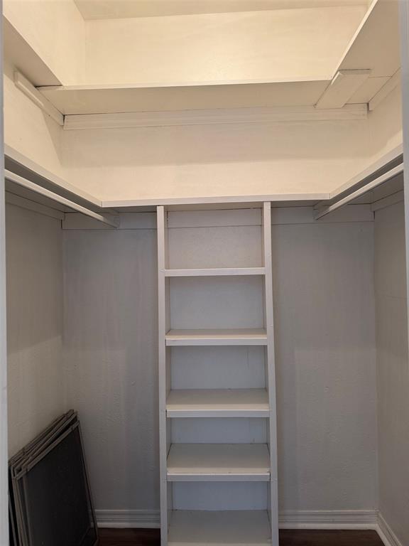 Fountain Royale Orleans W - Residential