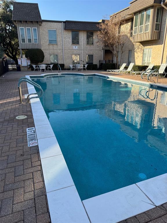 Fountain Royale Orleans W - Residential