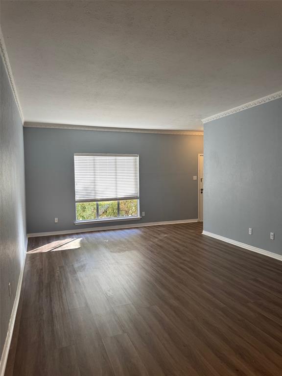 4320 Bellaire Drive S 102W