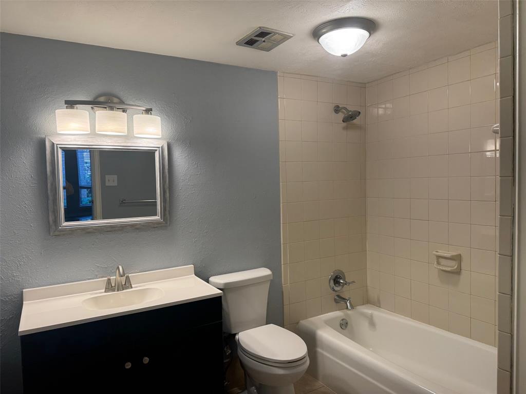 Fountain Royale Orleans W - Residential