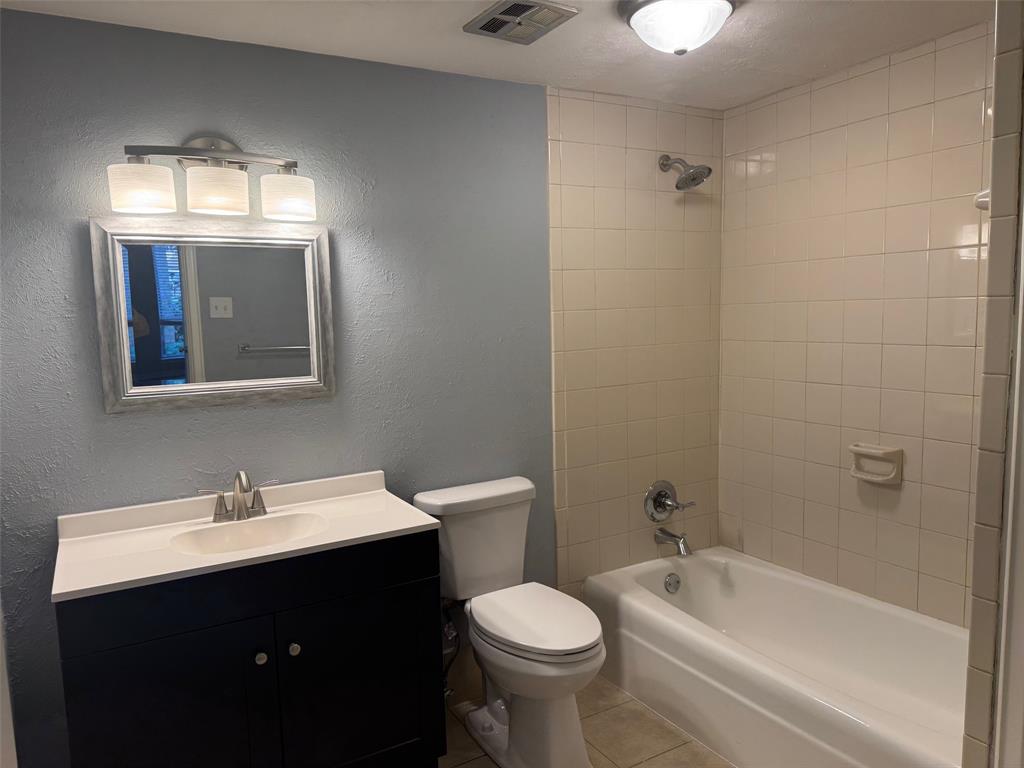 Fountain Royale Orleans W - Residential