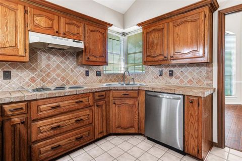 Tiny photo for 1119 Tahlequah Trail, Carrollton, TX 75007 (MLS # 21079740)