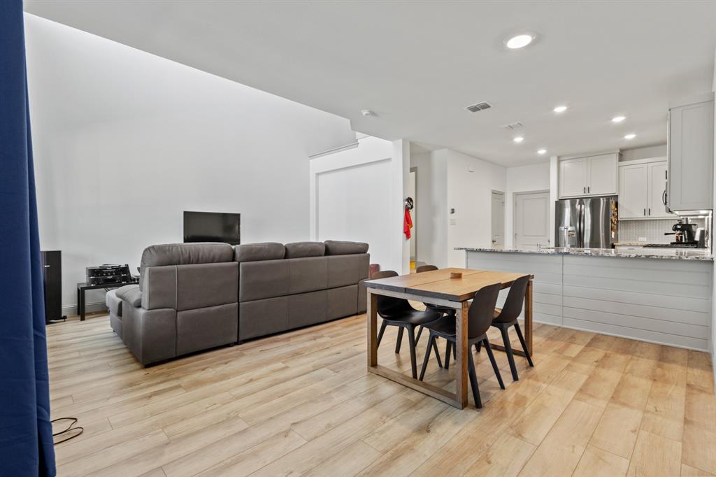 4553 Cypress Thorn Drive