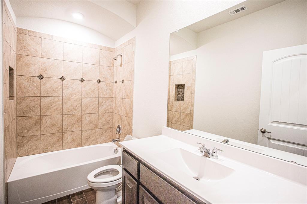 HAWTHORNE MEADOWS - Residential Lease