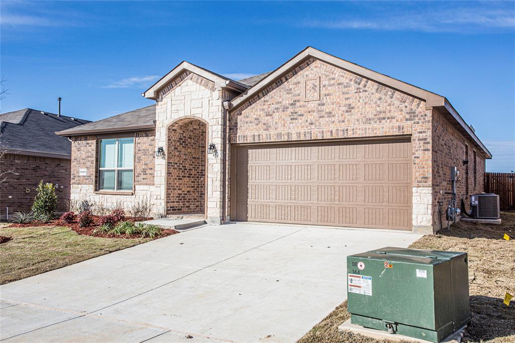 HAWTHORNE MEADOWS - Residential Lease