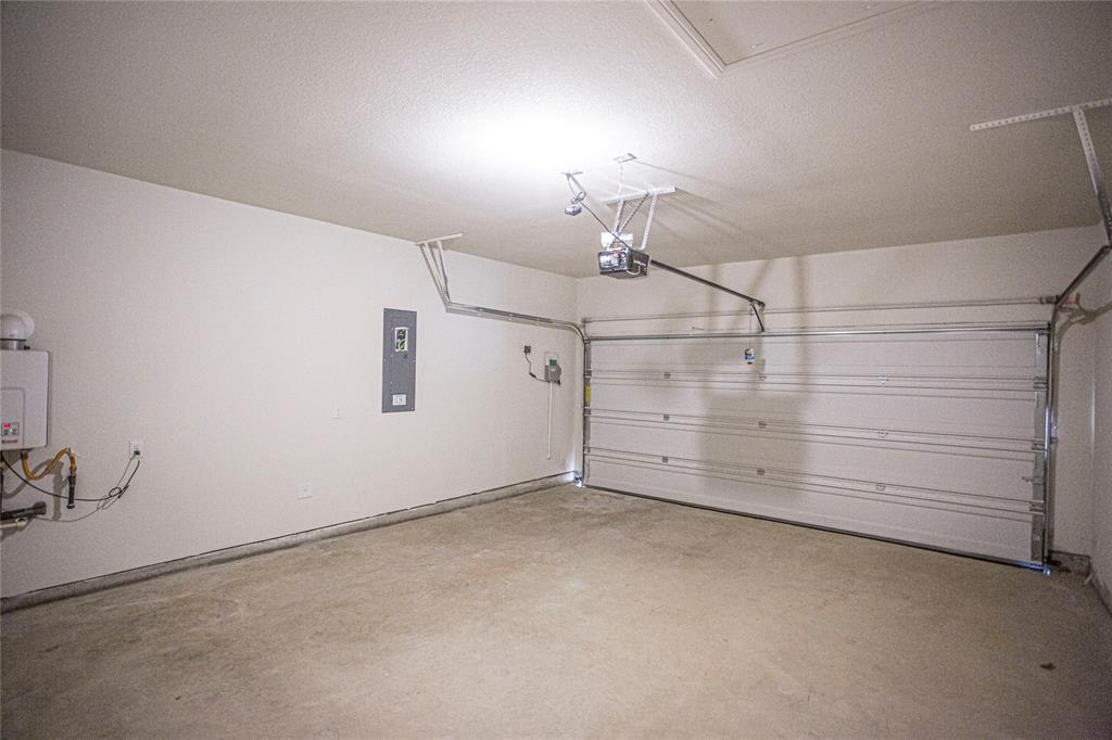 HAWTHORNE MEADOWS - Residential Lease