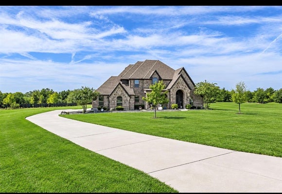 4111 ROBERTS LN, MIDLOTHIAN, TX 76065 - Image 8805f4e12b87fb2cdd1384d9657c93d4/3375864768