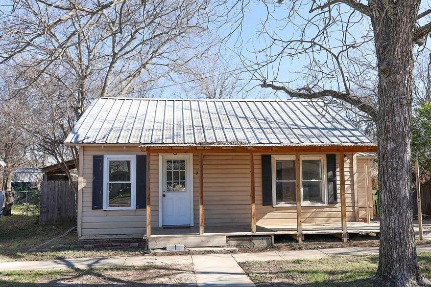 Don't miss this cute 3 bedroom 2 bath home featuring a covered porch, mature shade trees, and a nice sized backyard. Situated on a quiet street with minimal traffic, this property is a fantastic option for investors or small family. Close to Tarleton State University.