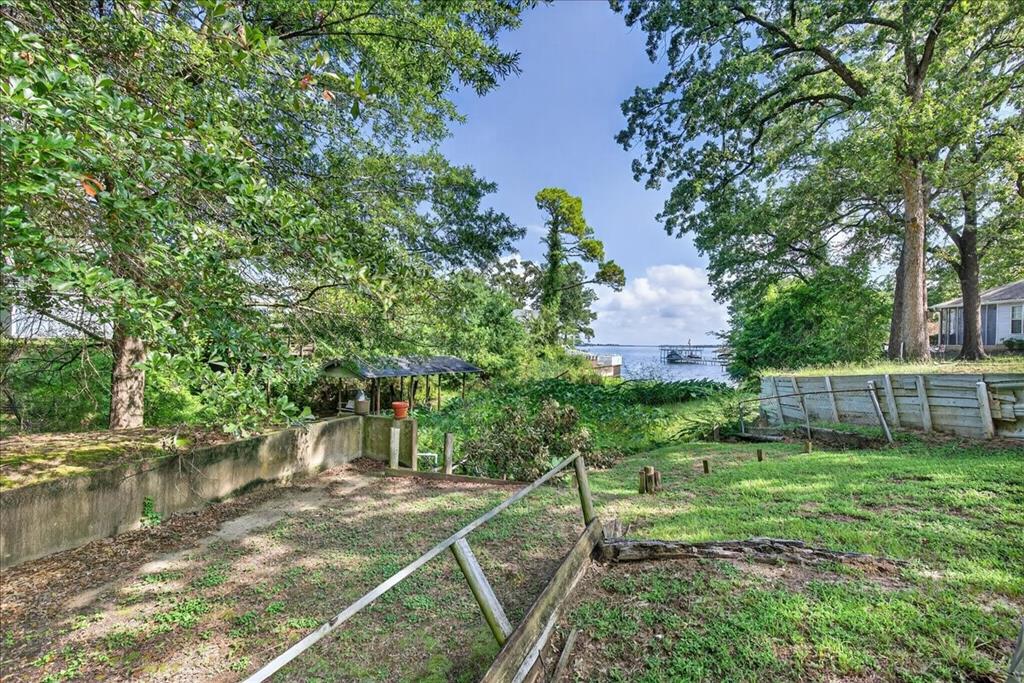 CEDARCREST SHORES ESTS - Residential