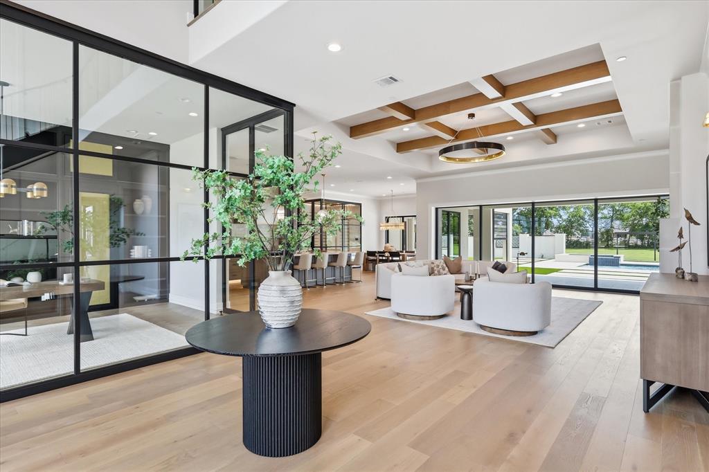 1418 Clydesdale Road