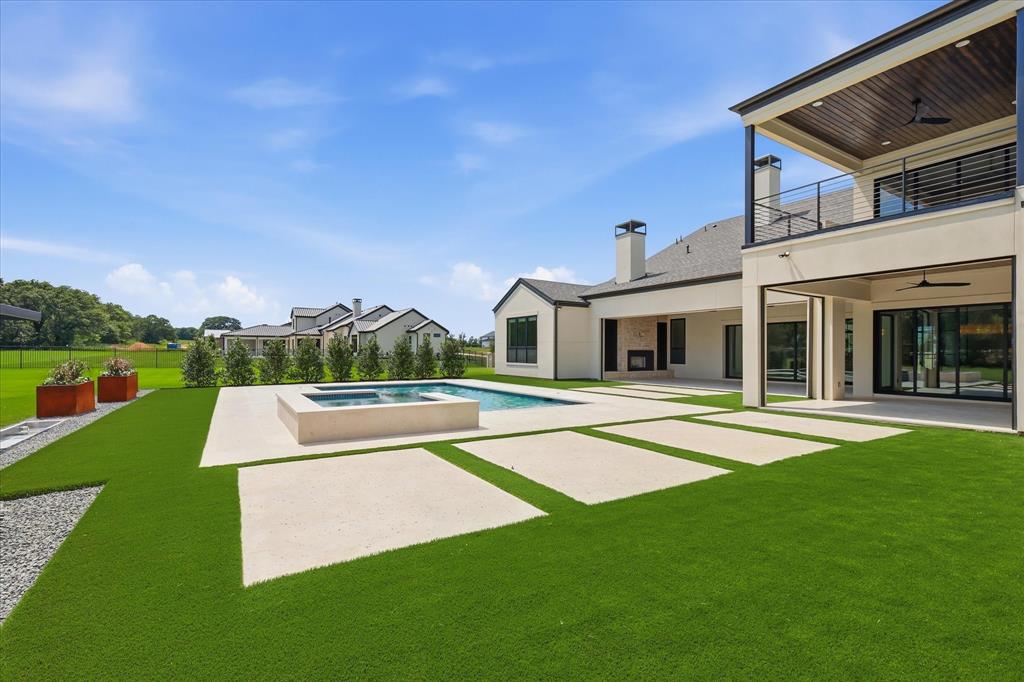 1418 Clydesdale Road