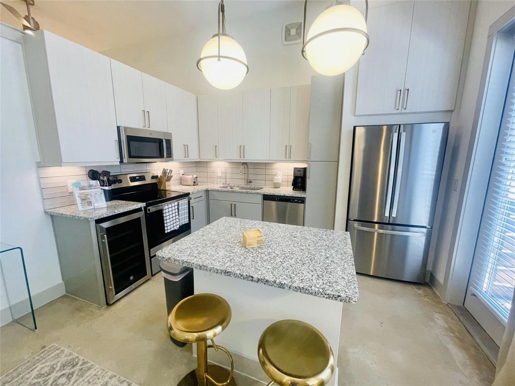 U R C Add - Residential Lease