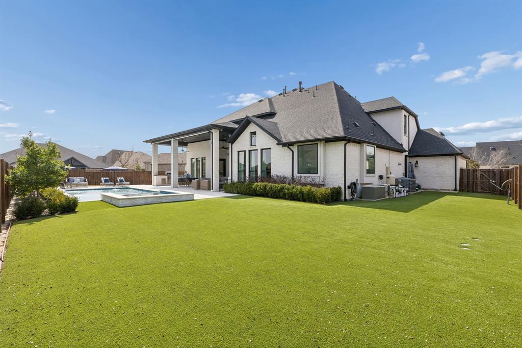 Star Trail Ph Five - Residential