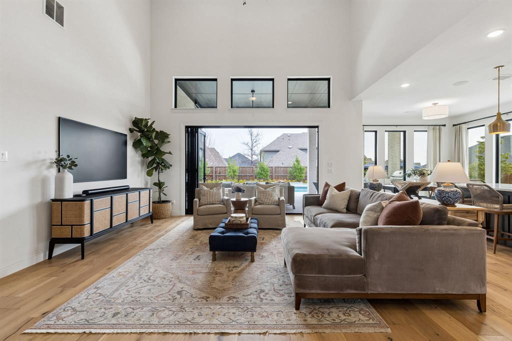 Star Trail Ph Five - Residential