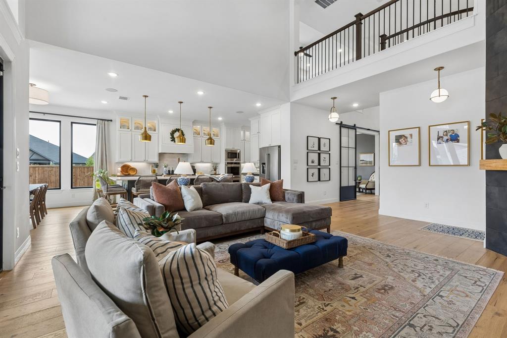 Star Trail Ph Five - Residential