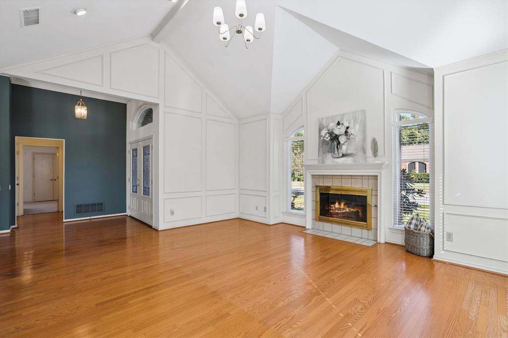 2529 Fox Glenn Circle